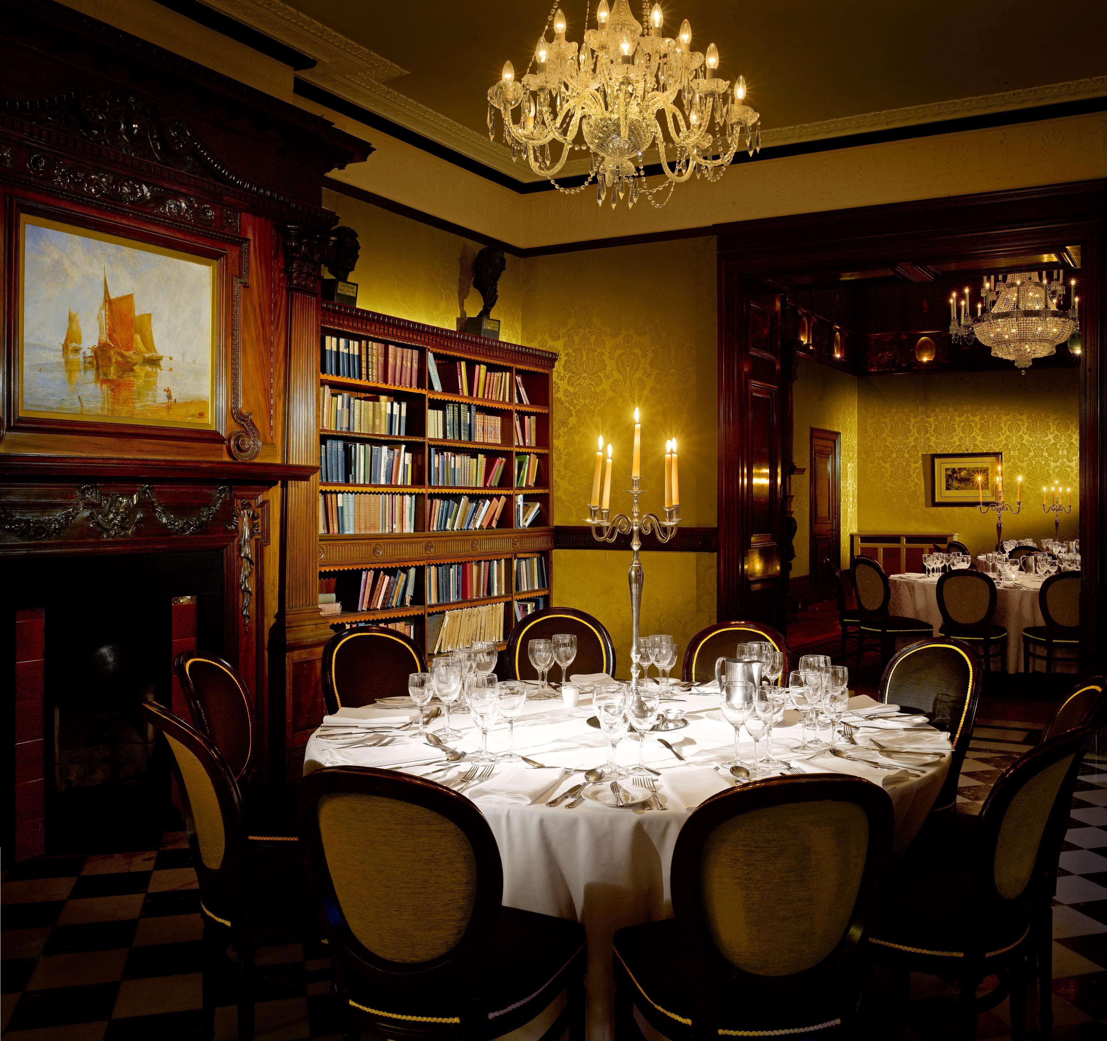Radisson Blu St. Helen's Dublín